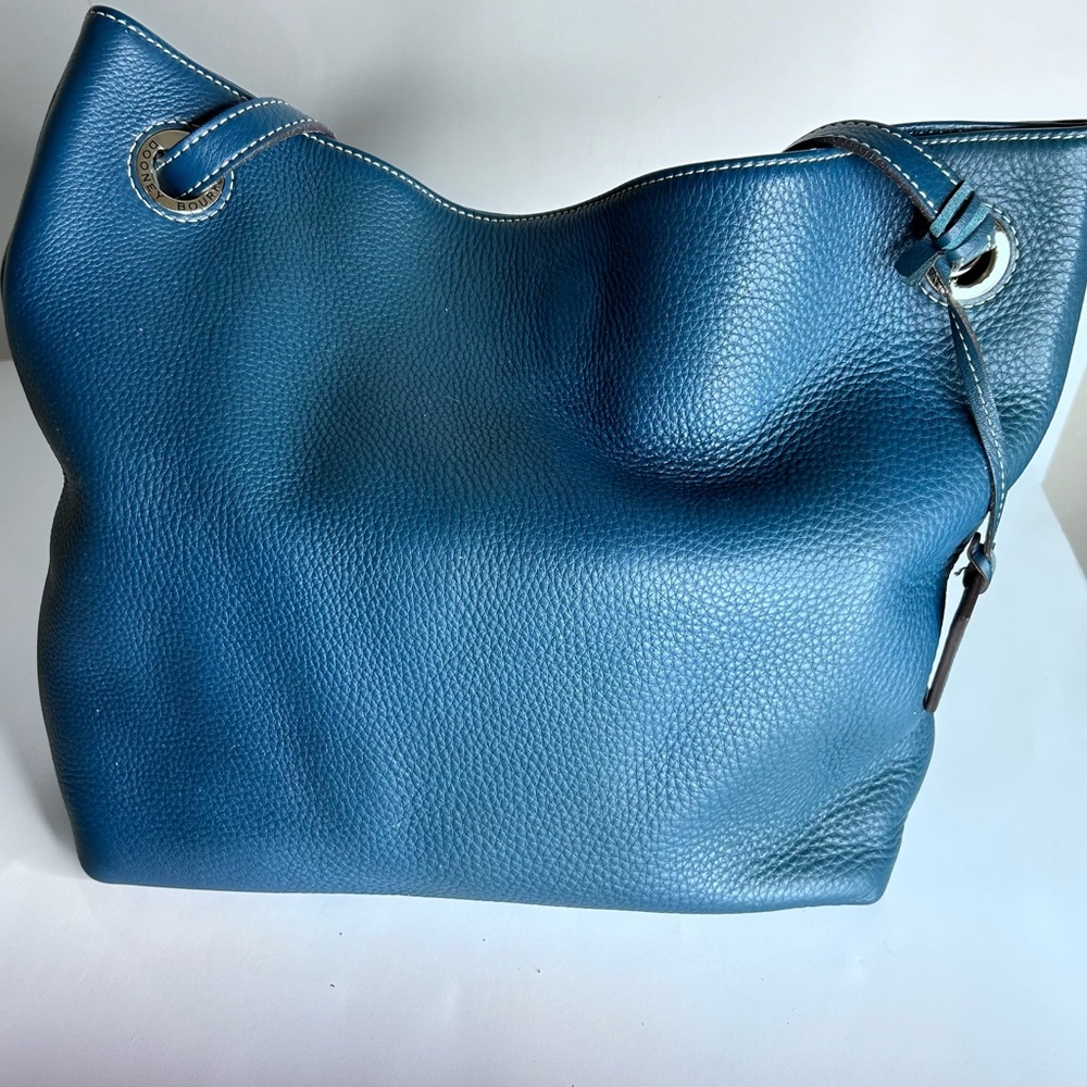 DOONEY & BOURKE NWOT LEATHER TOTE ADJUSTABLE LEATHER STRAP TEEL BLUE